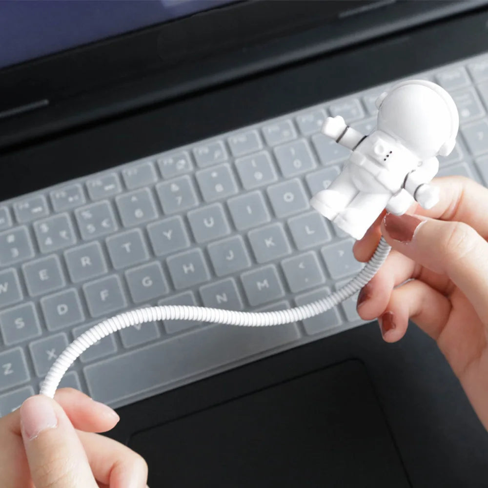 USB LED Astronaut Desk Lamp – Flexible 5V Nightlight for Reading, Space Man Decoration, and Laptop Use