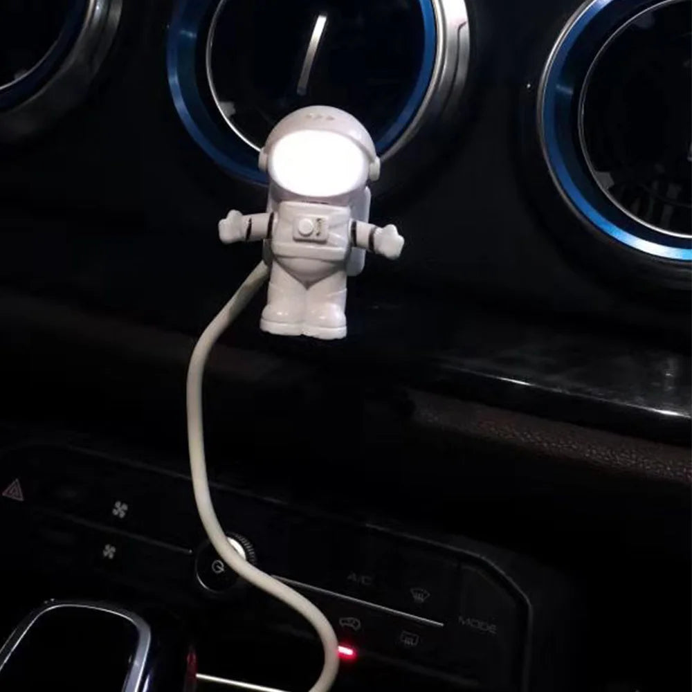 USB LED Astronaut Desk Lamp – Flexible 5V Nightlight for Reading, Space Man Decoration, and Laptop Use