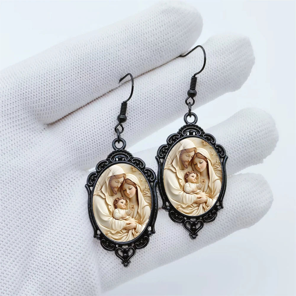 Elegant Mary Jewelry– Black Lace Oval Design with Handmade Glass Dome