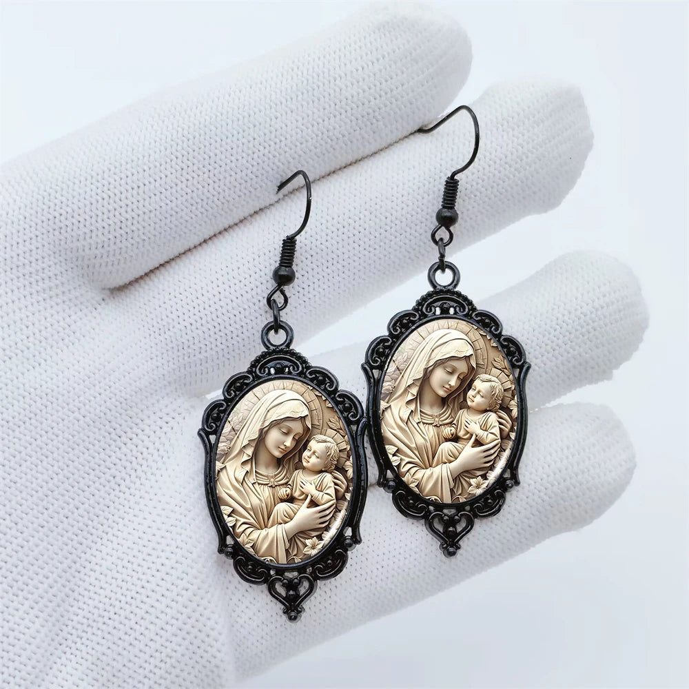 Elegant Mary Jewelry– Black Lace Oval Design with Handmade Glass Dome