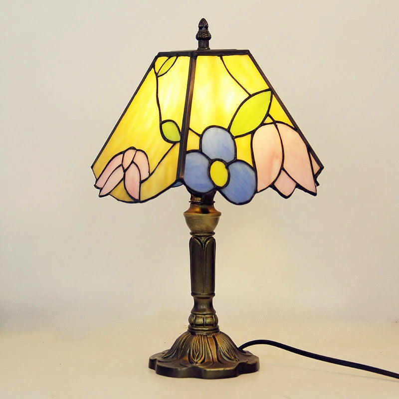 Retro Baroque LED Table Lamp – a little piece of timeless beauty for your space.