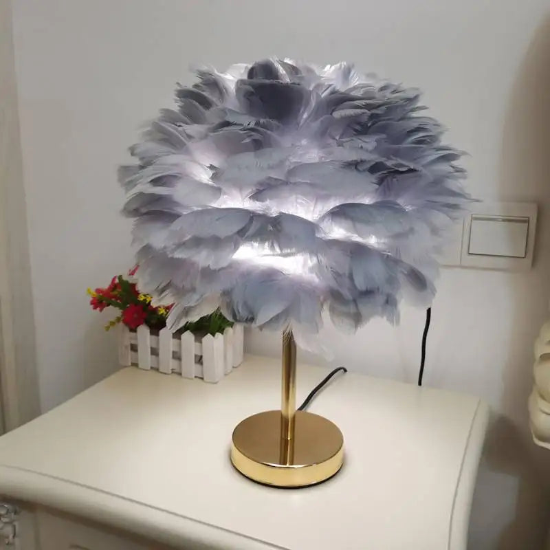 Whisper Glow – Feather Lamp for Calm Corners and Cozy Nights