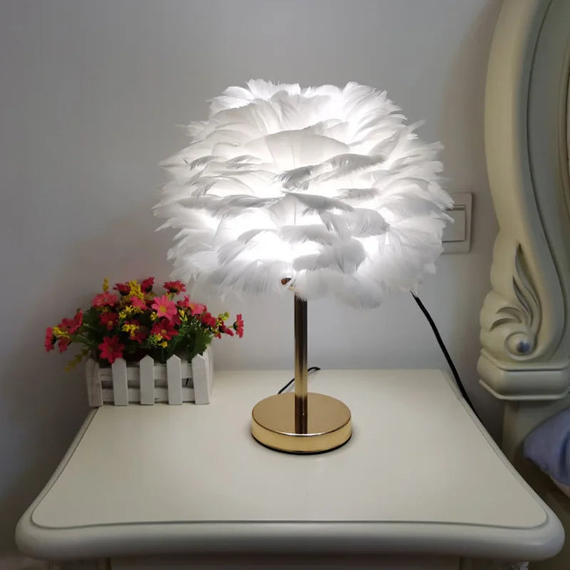 Whisper Glow – Feather Lamp for Calm Corners and Cozy Nights