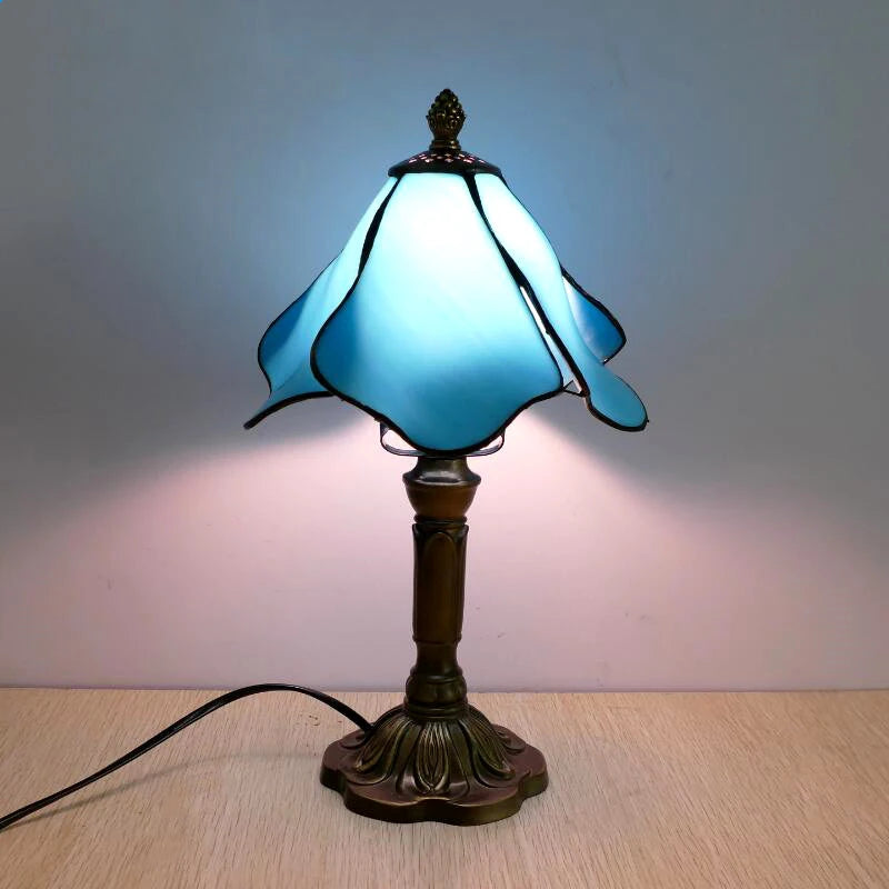 Retro Baroque LED Table Lamp – a little piece of timeless beauty for your space.