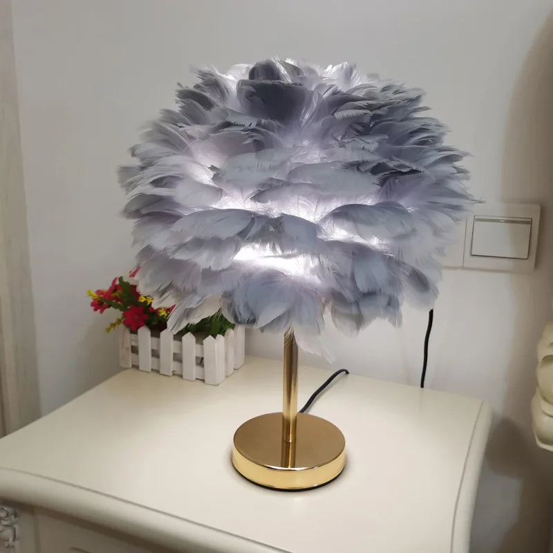 Whisper Glow – Feather Lamp for Calm Corners and Cozy Nights
