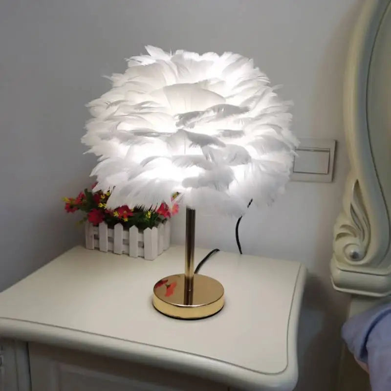 Whisper Glow – Feather Lamp for Calm Corners and Cozy Nights